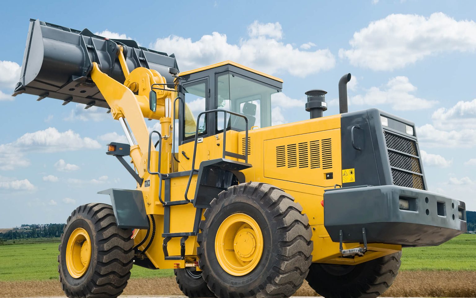 R1 loader. Погрузчик трактор Шантуй. Бульдозер погрузчик. Желтая строительная техника. Строительная техника желтого цвета.